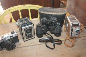 lot 4992 image: Vintage Kodak Movie Camera untested & More