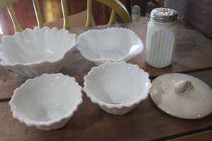 lot 4999 image: Milk Glass Shaker, Bowls and More