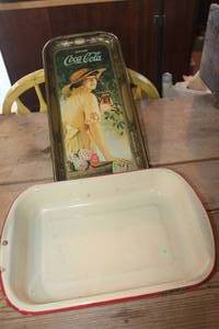 lot 5019 image: Vintage Metal Coca-Cola Tray and More