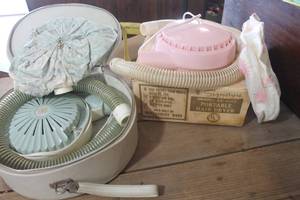 lot 5036 image: Vintage Portable Hair Dyers untested