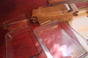 lot 5051 image: Anchor Hocking Baking Pans & More