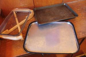 lot 5056 image: Vintage Cookie Sheets and More