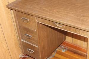 lot 5062 image: Vintage Desk 44 wide