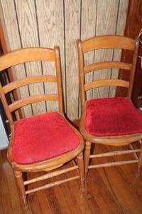 lot 5075 image: 2 Vintage Wood Chairs