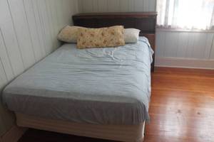 lot 5089 image: Various Sized Beds