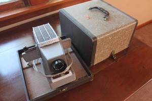 lot 5091 image: Vintage Bell & Howell Projector untested