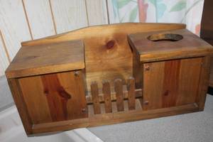 lot 5093 image: Primitive Wood Kleenex Holder