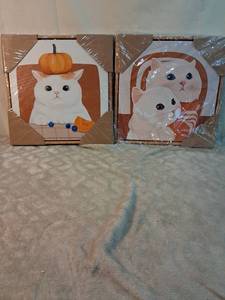 lot 10 image: Cat Wall Art Decor 2-Piece Set with Pumpkin and Kitten Designs