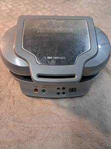 lot 12 image: Hamilton Beach Hot Surfaces Dual Sandwich Maker Grill