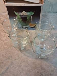 lot 20 image: Icer & Liner Service For Four Glassware Set 8 Piece