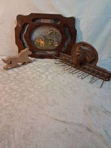 lot 22 image: The Woodshop Wood Decorative Wall Plaque Horse Scene with Handles