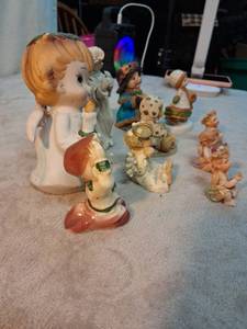 lot 29 image: Lot of 10 Decorative Figurines Angels Cherubs Bears Children