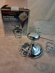 lot 49 image: Chefs Choice International Ice Cream Cone Holder 838CH