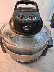 lot 77 image: The Sharper Image Halogen Convection Oven with Temperature Control