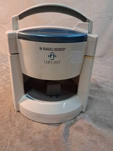 lot 78 image: Black & Decker Lids Off Automatic Jar Opener