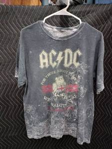 lot 9002 image: ACDC For Those About To Rock We Salute You Graphic T-Shirt Size L