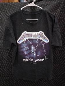 lot 9007 image: Metallica Ride The Lightning Graphic T-Shirt Black Short Sleeve
