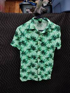 lot 9048 image: Art Class Mens Short Sleeve Button-Up Palm Tree Print Shirt Size XL (14)
