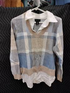 lot 9052 image: Adrienne Vittadini Womens Plaid V-Neck Sweater w Attached White Collar Size L