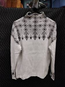 lot 9055 image: Tahari Womens Mock Neck Sweater Size L White Black Gray Geometric Pattern