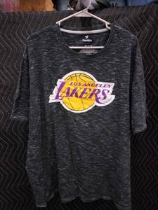 lot 9057 image: Fanatics Los Angeles Lakers Logo Graphic T-Shirt Size 3XL Heathered Charcoal