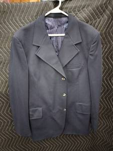 lot 9079 image: The Travelknit Sears The Mens Store Navy Three-Button Blazer Sport Coat