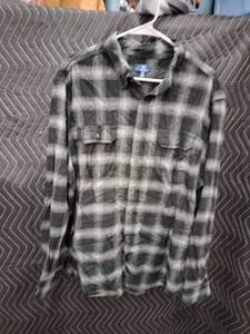 lot 9094 image: George Mens 2XL Long Sleeve Button-Up Plaid Flannel Shirt Black & Gray