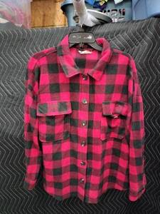 lot 9101 image: Pink Rose XL Red & Black Buffalo Plaid Fleece Shirt Jacket w Chest Pockets