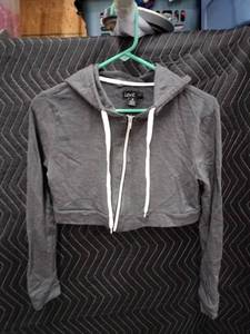lot 9106 image: Love Cropped Zip-Up Hoodie Gray Size M with White Drawstrings