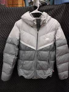 lot 9110 image: Nike Storm-FIT Hooded Puffer Jacket Two-Tone Gray Size S