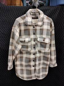 lot 9112 image: Dollhouse Womens Large Plaid Fleece Shacket Button-Front Sherpa Lined - L