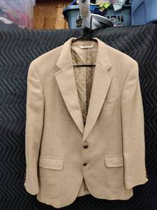 lot 9131 image: PBM Mailliards 100% Camel Hair Two-Button Mens Blazer Sport Coat