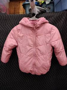 lot 9150 image: Swiss Tech Kids Size 5T Pink Hooded Puffer Jacket w Faux Fur Lining