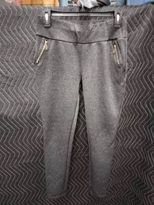 lot 9178 image: Shosho Womens Gray Heathered Leggings w Zippered Front Pockets - L
