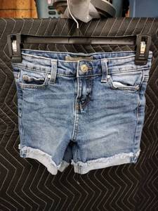 lot 9184 image: Celebrity Pink Girls Size 10 Denim Shorts Acid Wash Frayed Cuffed Hem