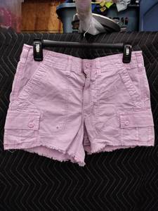 lot 9187 image: American Eagle Womens Lavender Cargo Shorts Size 6 Stretch Frayed Hem