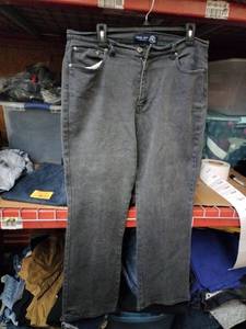 lot 506 image: Venezia Jeans Clothing Co. Womens Gray Stretch Jeans Size 18 Average