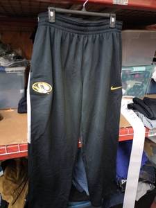 lot 522 image: Nike Therma-Fit Mens Black Athletic Pants w Missouri Tigers Logo Size XXL