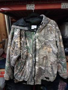 lot 556 image: Liberty Rugged Outdoor Gear Realtree Camo Hooded Zip Jacket LargeRegular