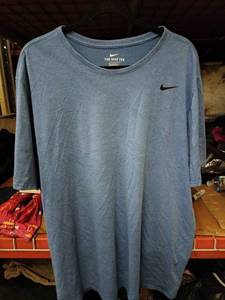 lot 567 image: Nike The Nike Tee Dri-Fit Athletic Cut Short Sleeve T-Shirt XXLT Blue