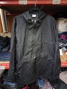 lot 580 image: Vintage Nike Black Hooded Half-Zip Anorak Jacket Size Large w Mesh-Lined Hood