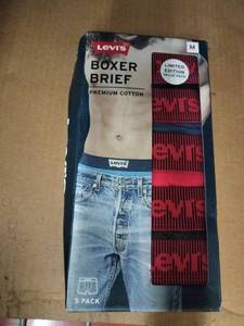 lot 591 image: Levis Boxer Brief 5-Pack Size M Red Limited Edition Value Pack
