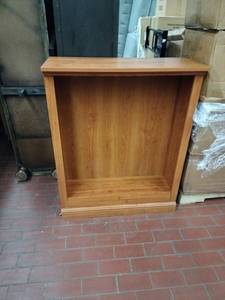 lot 1020 image: Open Bookcase with Crown Top and Molded Base Trim - 2 Shelves no Pins