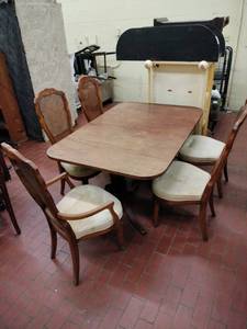 lot 1036 image: Stanley Furniture Double Pedestal Dining Table w Brass Cap Feet and 5 Cane-Back Chairs