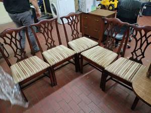 lot 1037 image: Set of 5 Chippendale-Style Mahogany Finish Dining Chairs w Striped Upholstered Seats