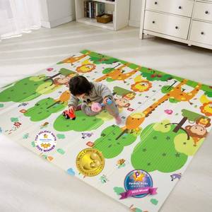 lot 1953 image: Bammax Extra Large 78 x 70 x 0.4 XPE Foam Baby Play Mat with Travel Bag  Anti-Slip, Waterproof, Foldable & Reversible Padded Playmat  Baby Crawling & Kids Play Mat �� Giftable Design, Giraffe & Mixed Animals