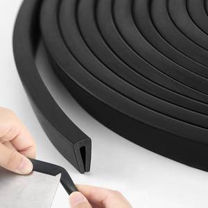 lot 7662 image: Kingdder 18 Rubber Edge Trim U Channel 150 Feet