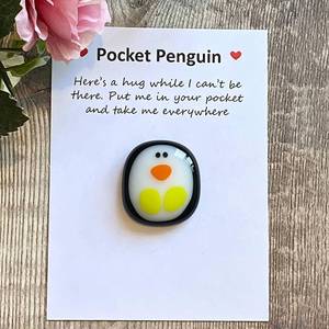 lot 12706 image: A Little Pocket Penguin Hug, Mini Cute Animal Decoration Funny Pocket Hug Penguin Stress Relief Toy with Card, Unique 2026 Gifts Special Encourage for Teens, Gifts for Him Her Boyfriend Girlfriend