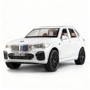 lot 18592 image: BDTCTK 132 Scale Diecast Model Car X5 SUV Pull Back Zinc Alloy Toy White