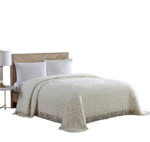 lot 1555 image: Beatrice Home Fashions Medallion 100% Cotton Chenille Bedspread Full Ivory  Retail $103.99